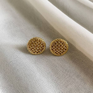 VTG Gold Lattice Pie Dainty Circle Stud Earrings